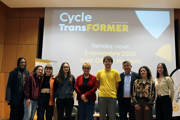 Nathalie Appéré et les étudiants sur scène