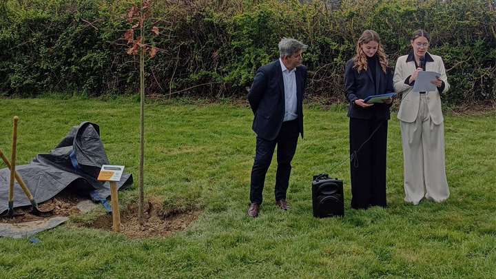 Discours des étudiants lors de la plantation de l'Arbre de promotion