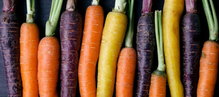 Plusieurs variétés de carottes
