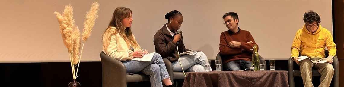 Olivier Hamant et les étudiants de l'école