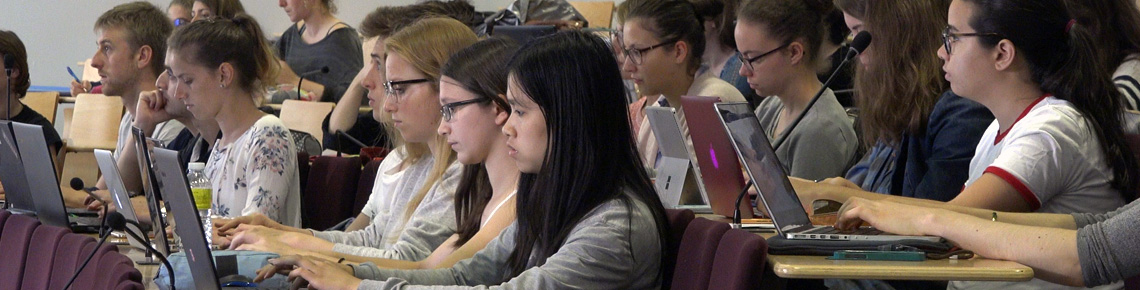 Etudiants en amphithéâtre