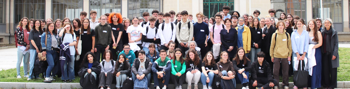 Groupe de lycéens accueillis dans le cadre de l'opération "Vis ma vie"