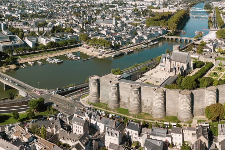 Vue aérienne de la ville d'Angers